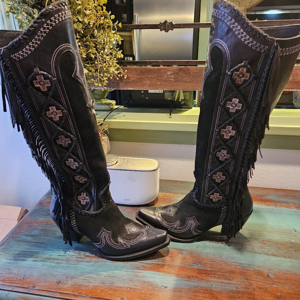 Double d ranchware by old gringo, designer couture boots....size 8.5..worn only